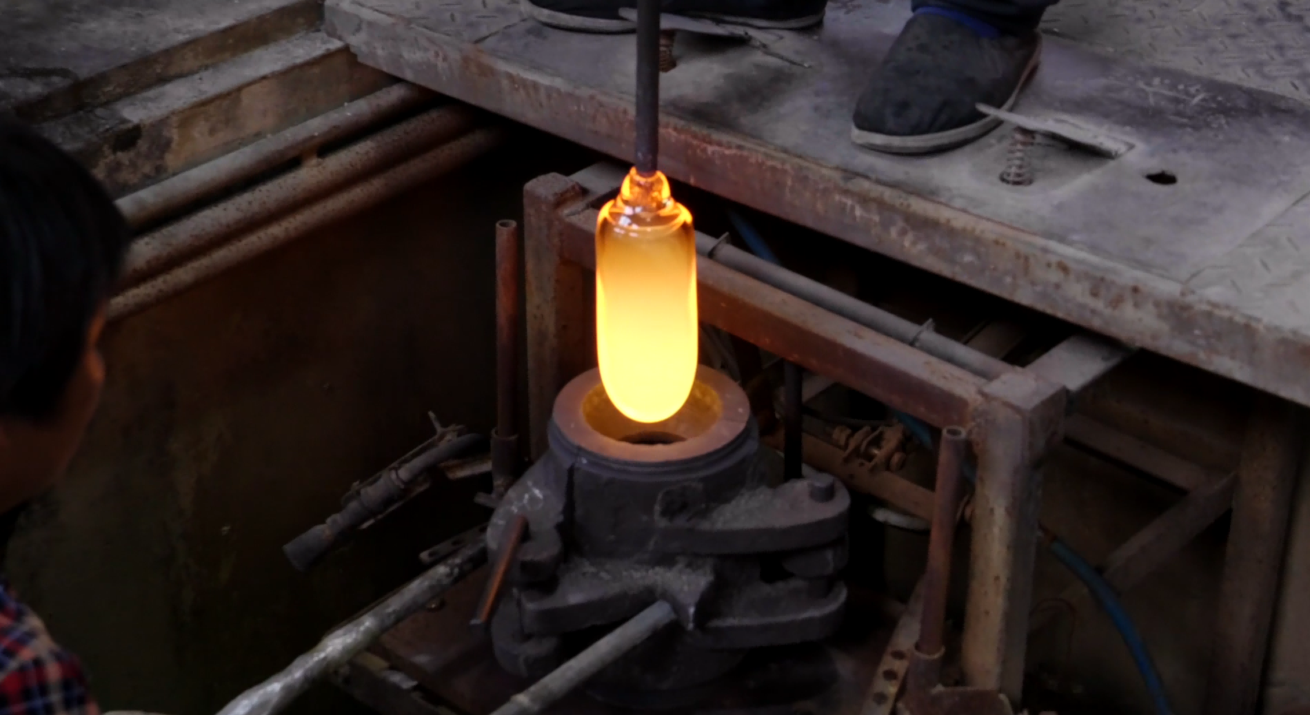 Manual blowing nesting process