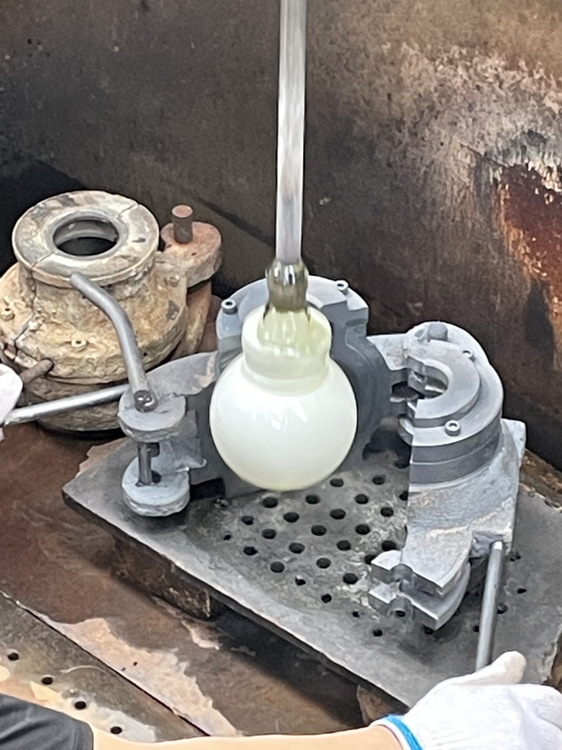 Artificial Blowing Artificial Blowing