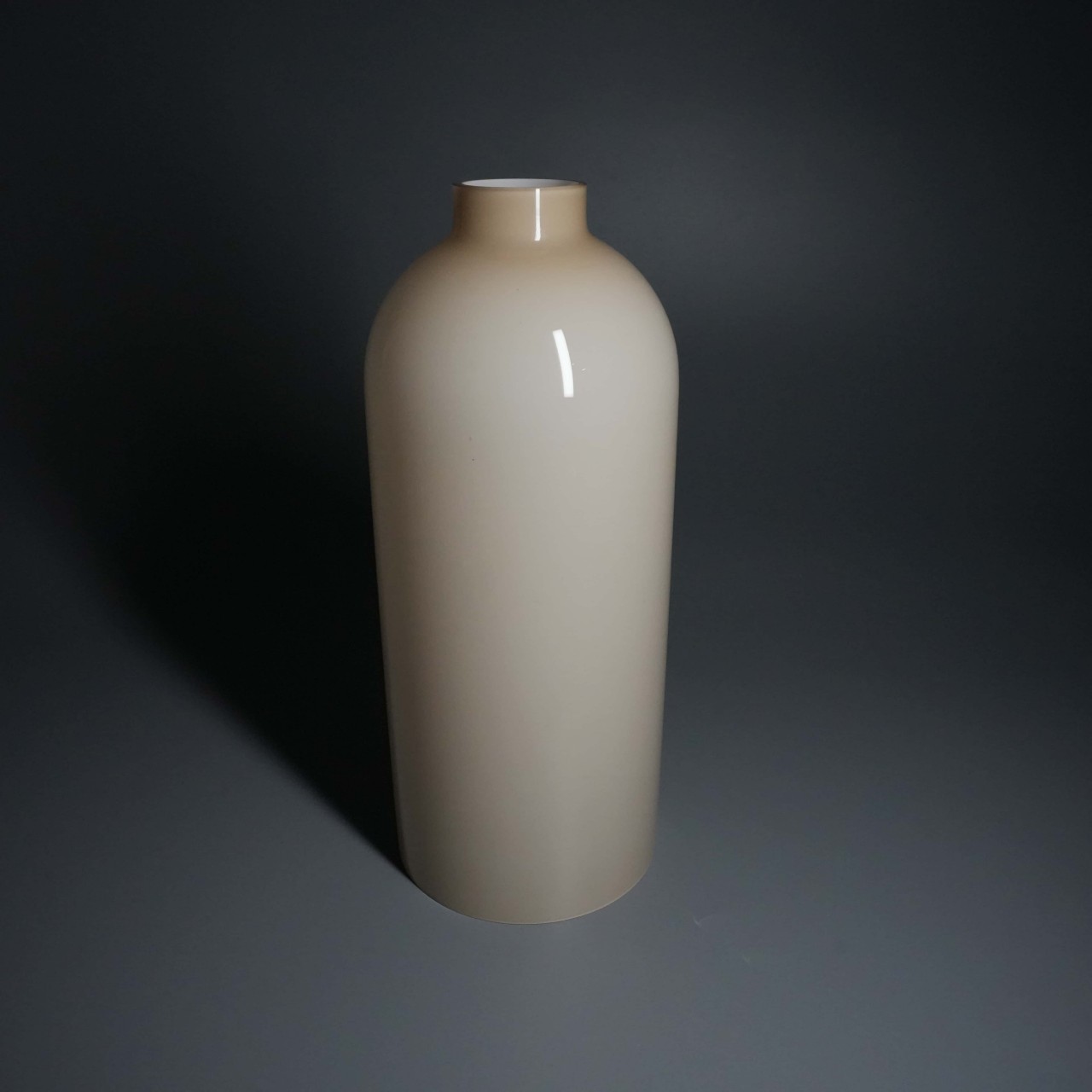 Custom beige vase shape glass lampshade (1)