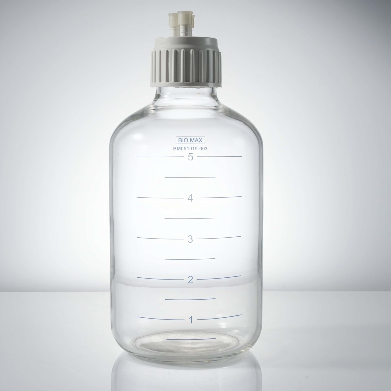 Laboratory Media Storage Bottle – Graduated Glass Container
