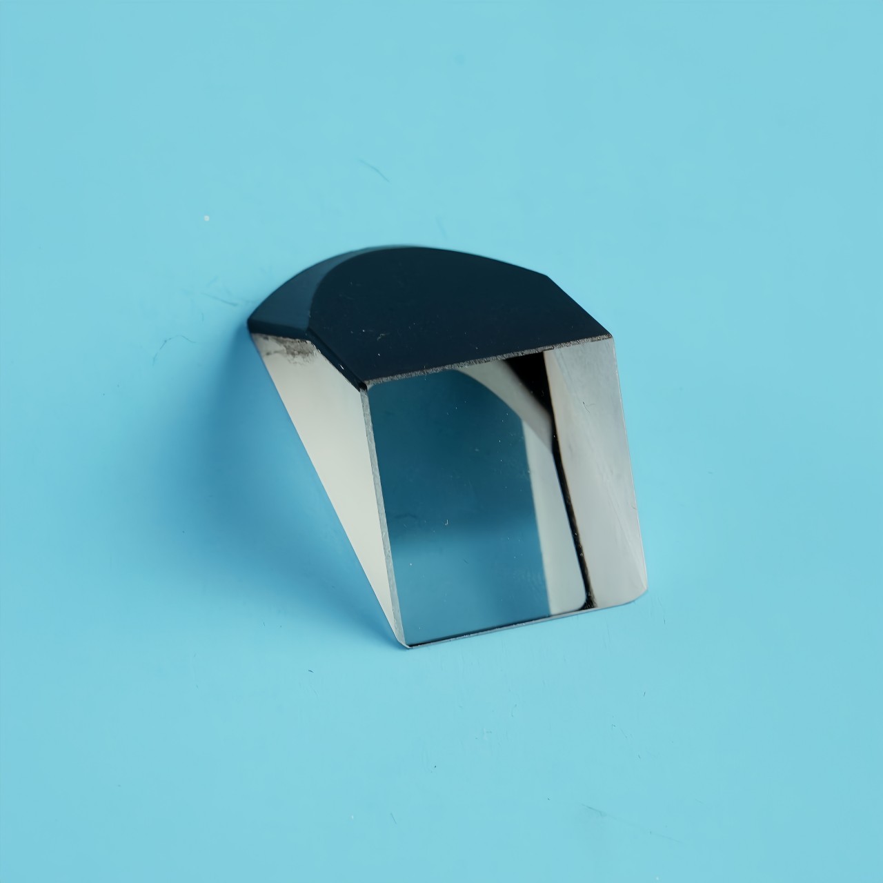 Penta Prisms for Surveying Instruments & Rangefinder Systems