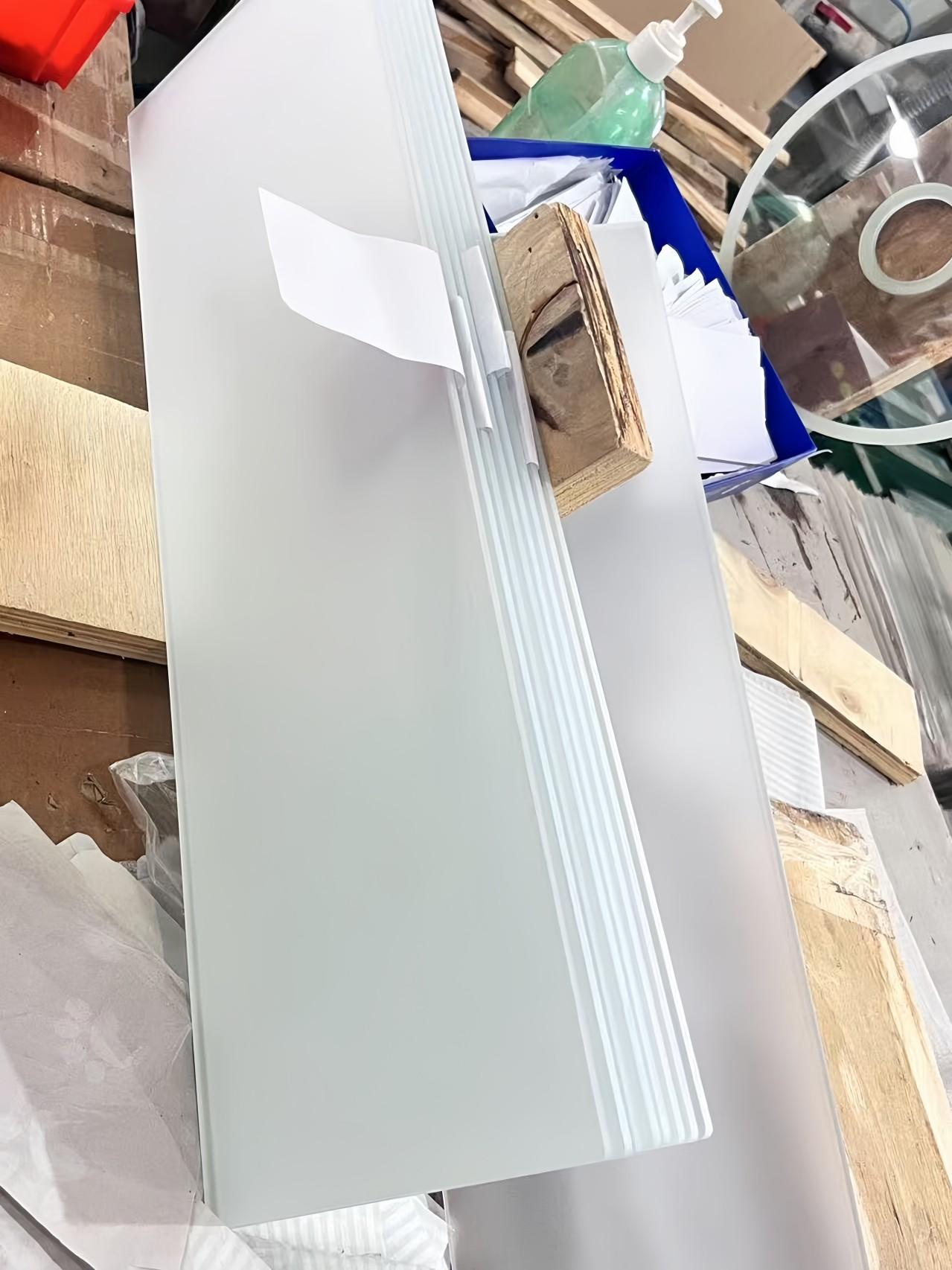 Ultra-Clear Low-Iron Glass Fabrication (2)