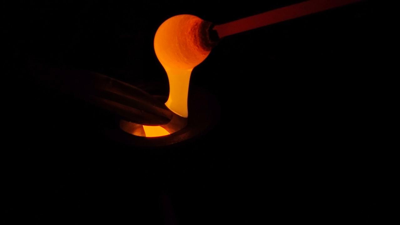 Molten Glass Pressing Process (2)