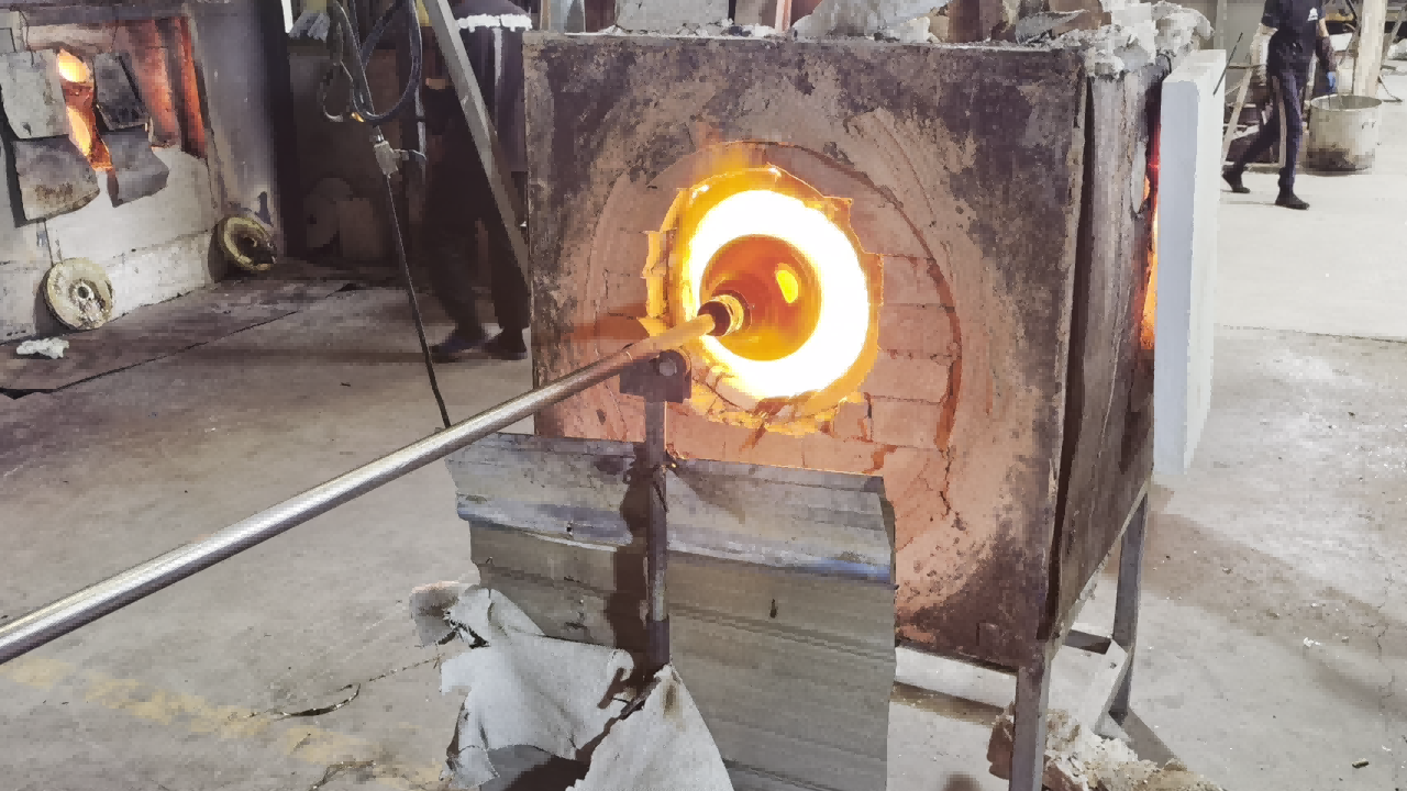 Molten Glass Blowing (14)