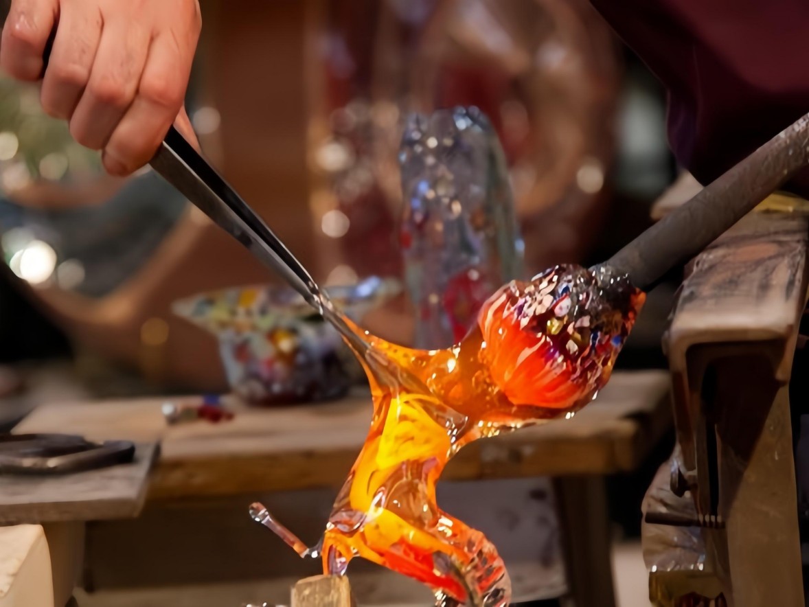 Molten Glass Blowing (3)