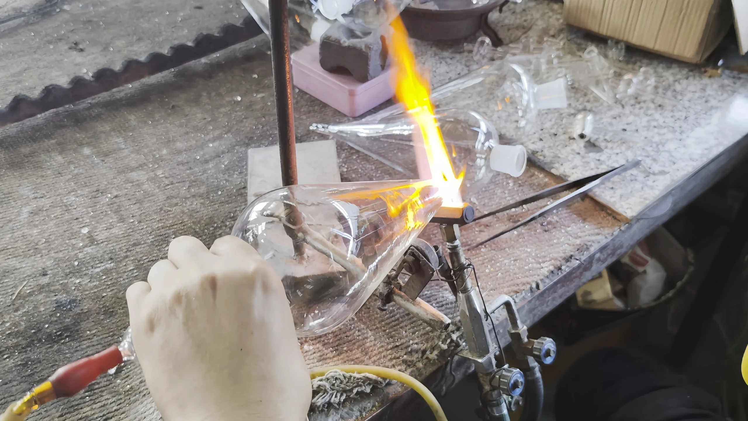 Custom Borosilicate Lab Glassware for Research Experiments (5)