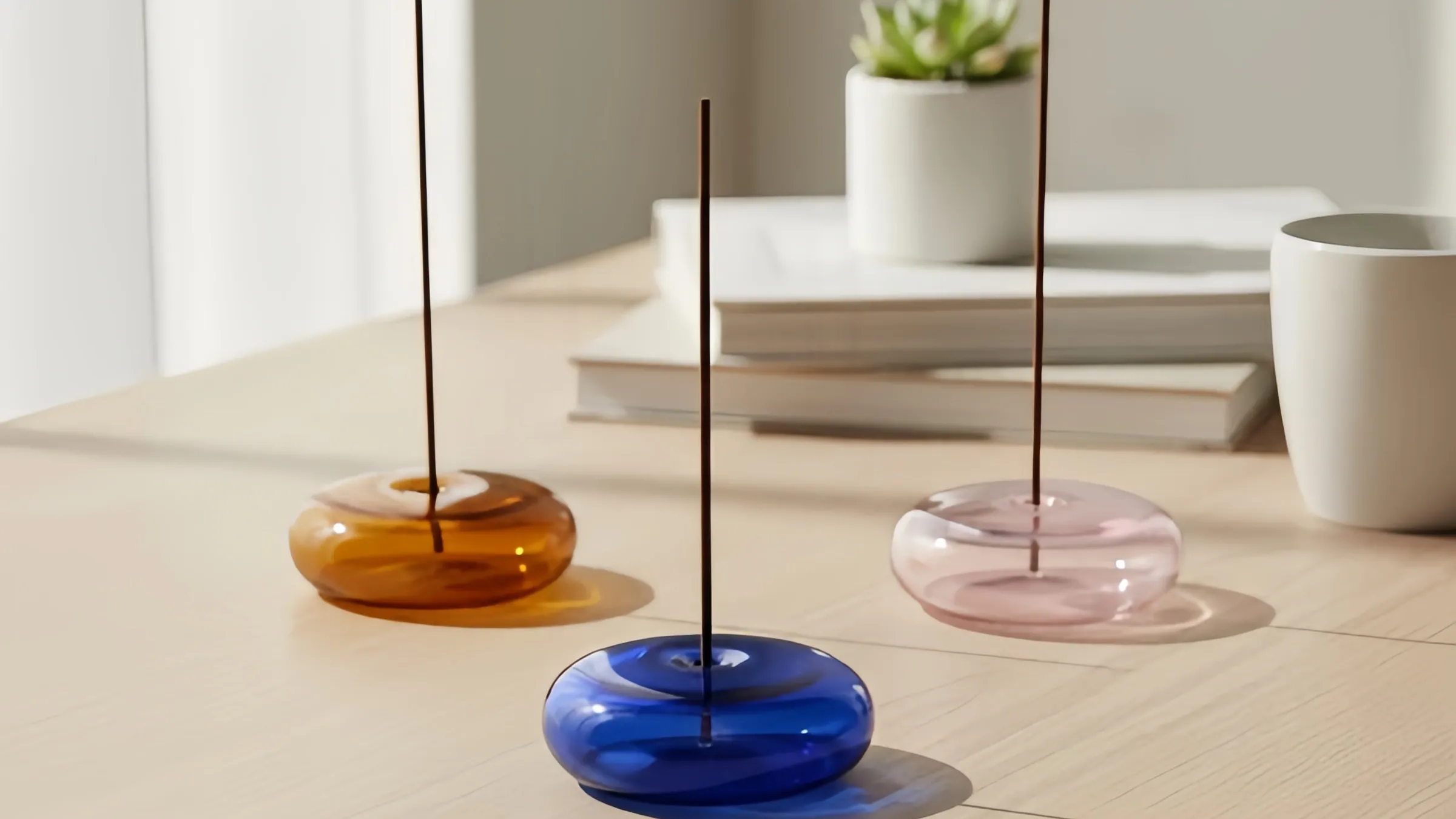 Custom Glass Incense Burners for Wellness and Home Fragrance Brands (1)_1