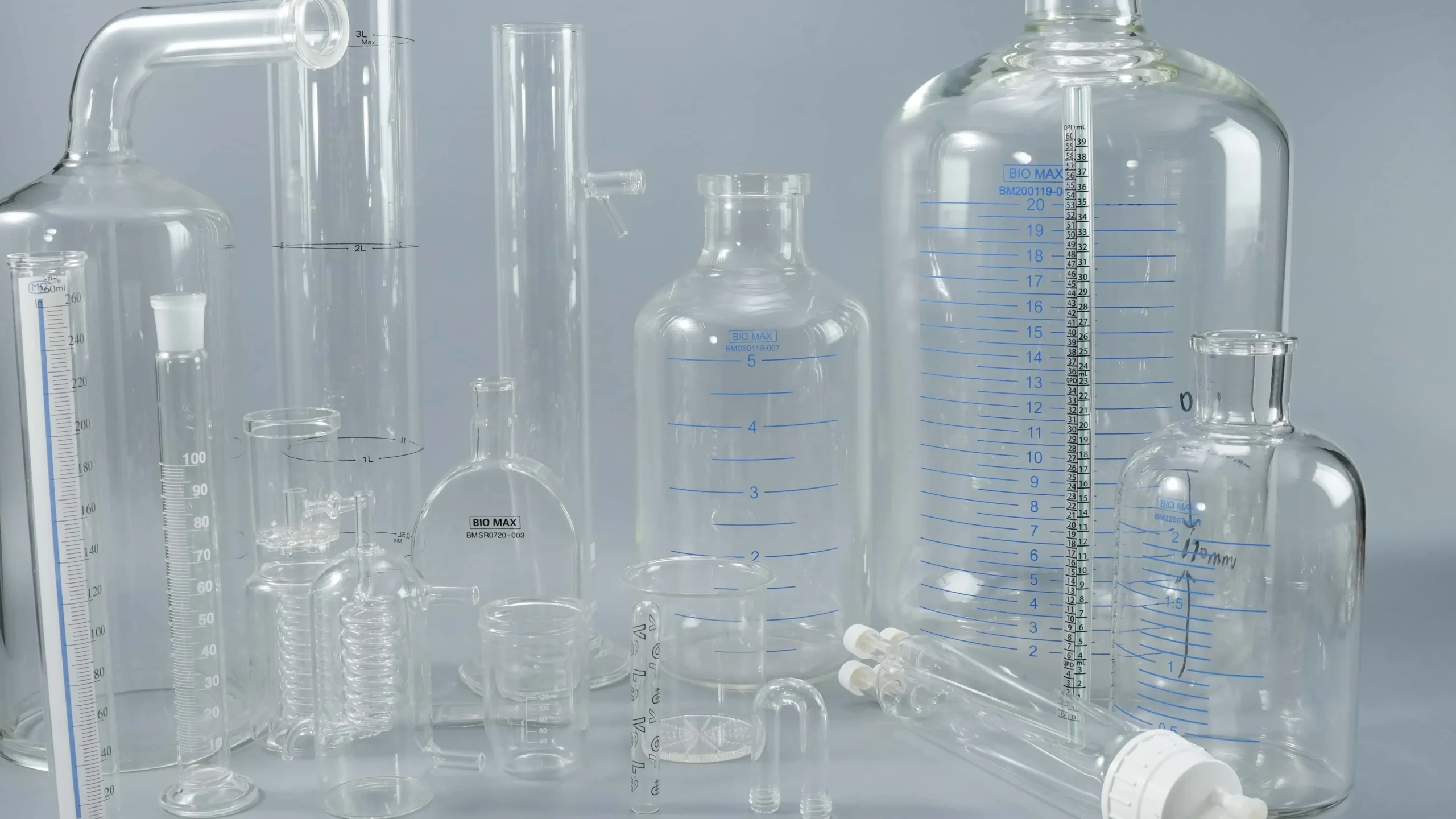 Custom Large-Format Borosilicate Pharma Bottles for Small-Batch Production (4)